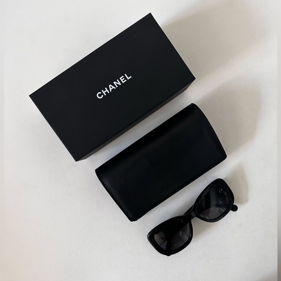 CHANEL SUNGLASSES 🕶️ BARELY WORN❤️ - Picture 3 of 15